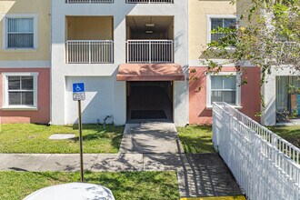 Hollywood Hills Apartments in Hollywood, FL - Building Photo - Building Photo