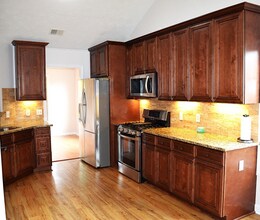 282 Ellesmere Ct in Sugar Hill, GA - Building Photo - Building Photo