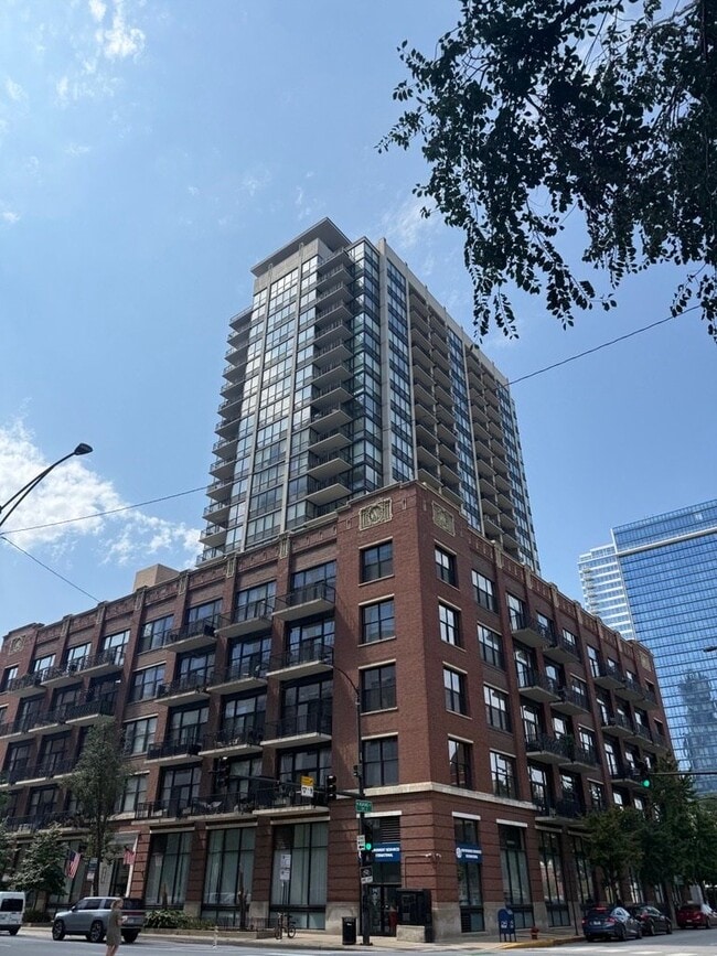 property at 210 S Desplaines St