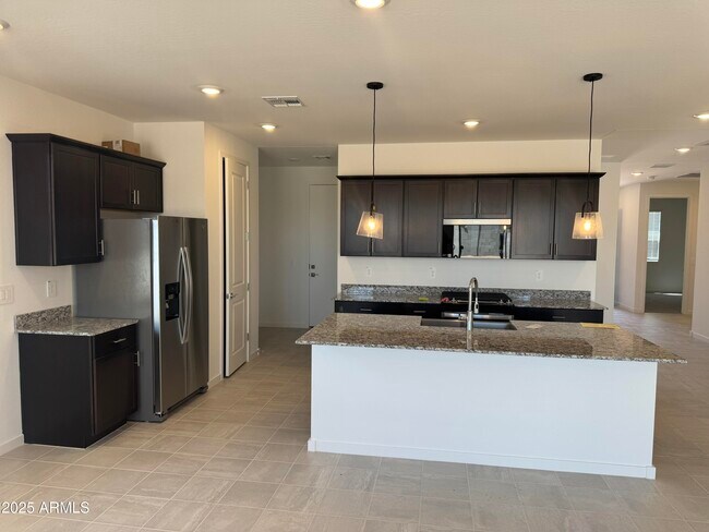 17586 W Monroe St in Goodyear, AZ - Building Photo - Building Photo