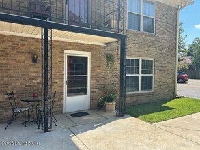 240 Breckenridge Ln in St Matthews, KY - Building Photo - Building Photo