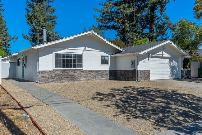1532 Tallac St in Napa, CA - Building Photo - Building Photo