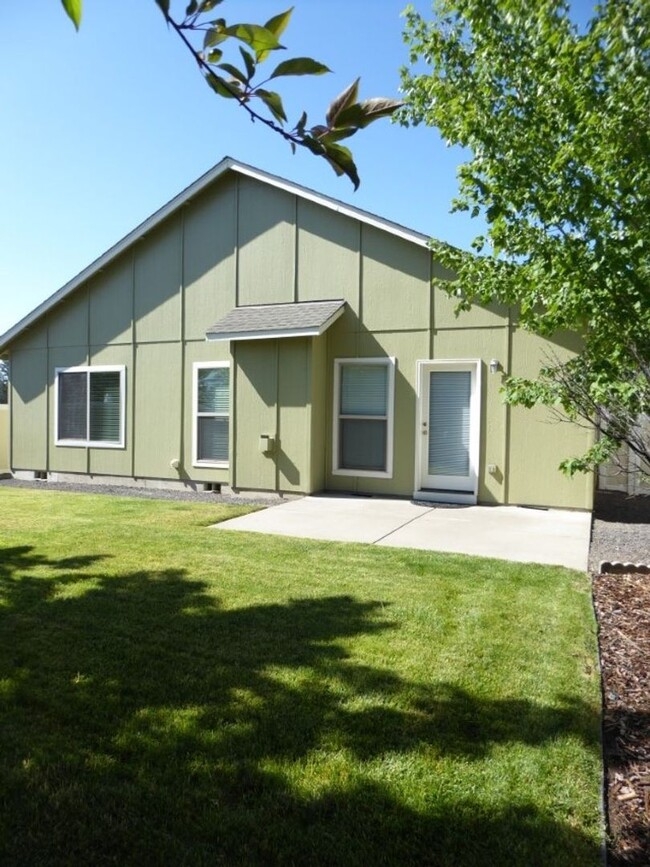 20551 Slalom Way in Bend, OR - Building Photo - Building Photo