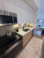 1642 NE 124th Ln, Unit B8 in North Miami, FL - Building Photo