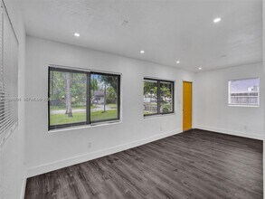 6420 SW 22nd Ct in Miramar, FL - Building Photo - Building Photo