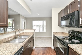 1201 Enterprise Ave-Unit -622 in League City, TX - Foto de edificio - Building Photo