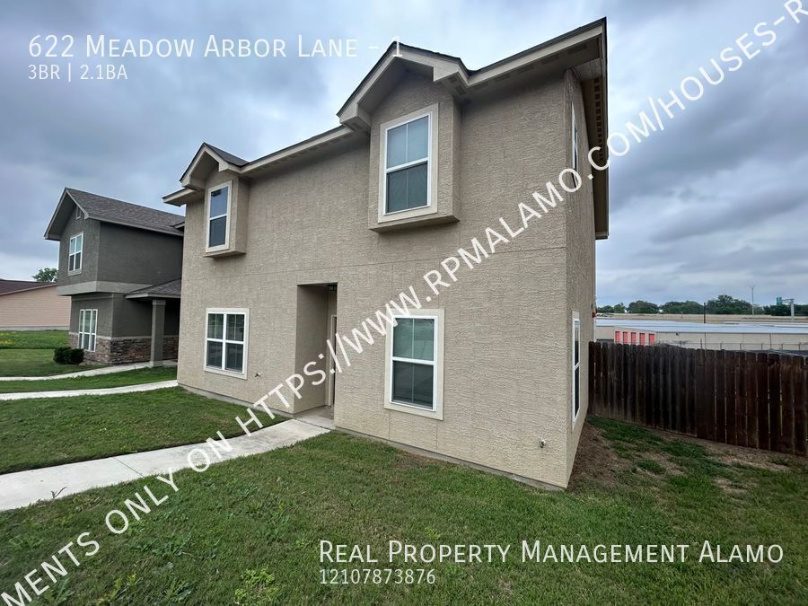 622 Meadow Arbor Ln in Universal City, TX - Building Photo