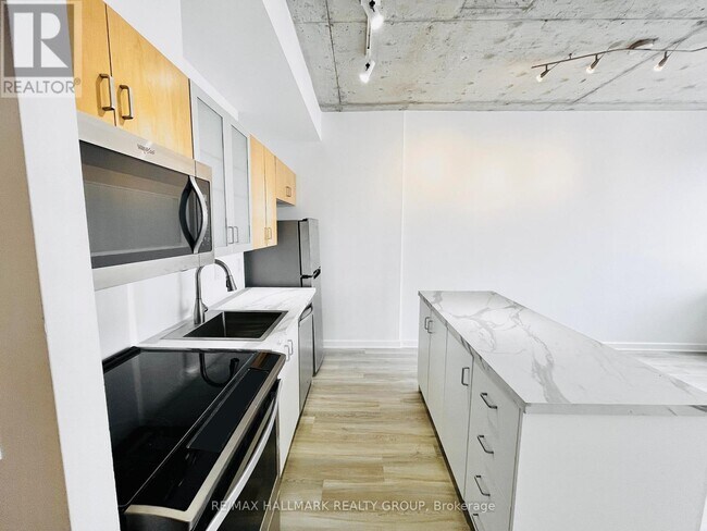 180-180 York St in Ottawa, ON - Building Photo - Building Photo