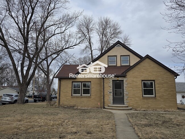 property at 435 5th Ave W