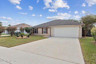 616 Fallen Timbers Dr in Orange Park, FL - Building Photo - Building Photo