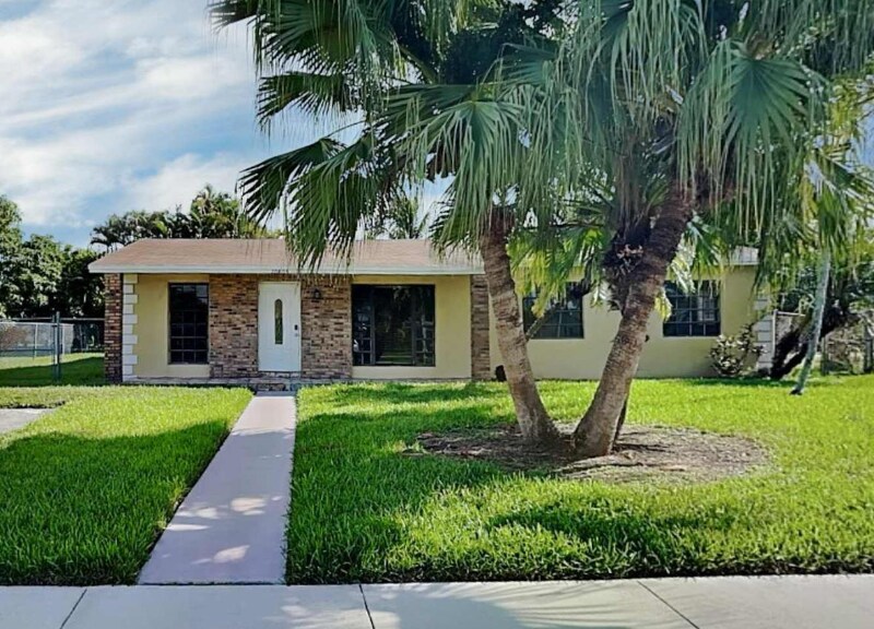 10805 SW 142nd Ln in Miami, FL - Building Photo