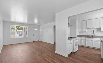 715 N Third St in Lompoc, CA - Building Photo - Building Photo