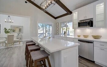 2020 San Miguel Dr in Walnut Creek, CA - Foto de edificio - Building Photo