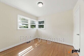 34 Whitaker Ave in Hampton, VA - Building Photo - Building Photo