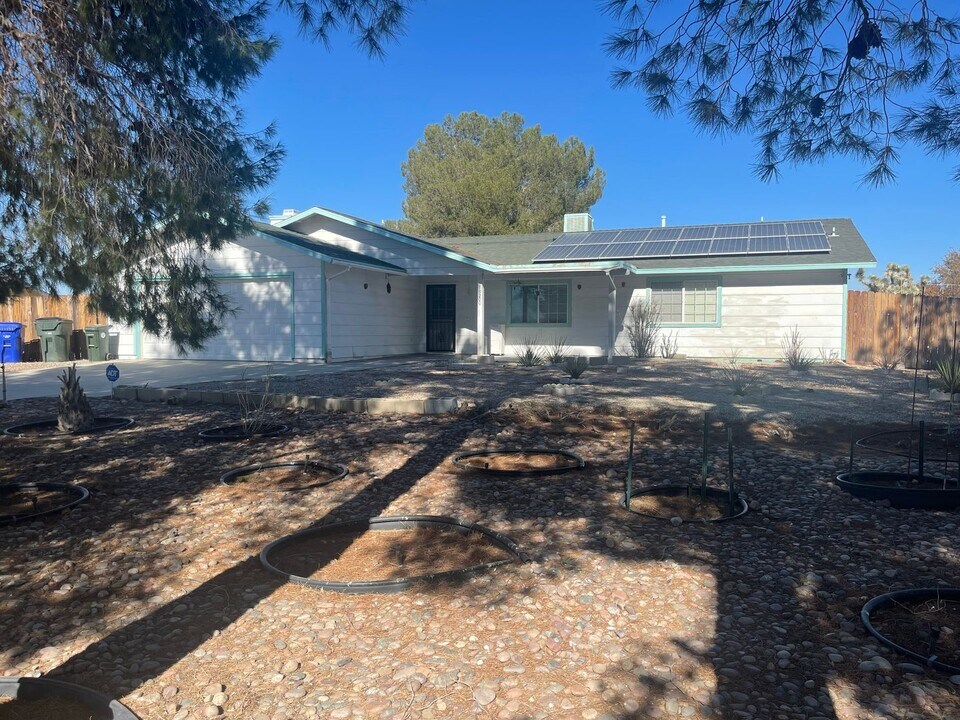 19200 Allegheny Rd in Apple Valley, CA - Building Photo