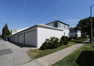 11941-11945 Washington Pl in Los Angeles, CA - Foto de edificio - Building Photo
