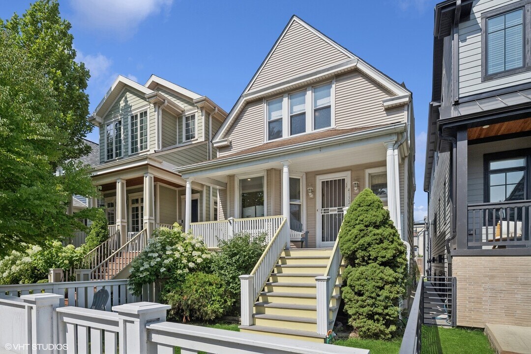 4132 N Claremont Ave in Chicago, IL - Building Photo