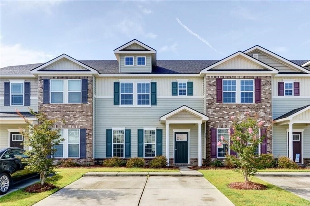 207 Ventura Pl in Pooler, GA - Building Photo