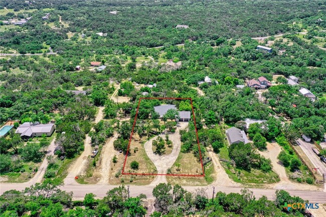 1606 Lone Man Mountain Rd in Wimberley, TX - Building Photo - Building Photo