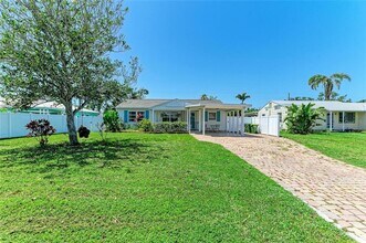 2164 Magnolia St in Sarasota, FL - Building Photo - Building Photo