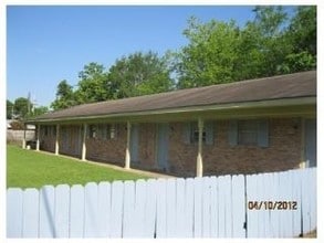 Twin Trees Apartments in Pascagoula, MS - Building Photo - Other