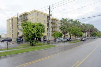 Todel Apartments in Hialeah, FL - Building Photo - Building Photo