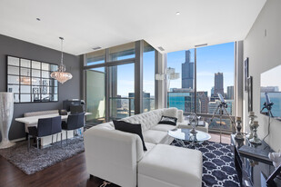 65 E Monroe St, Unit 4716F in Chicago, IL - Building Photo