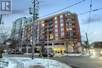 300 Balliol St in Toronto, ON - Building Photo - Building Photo