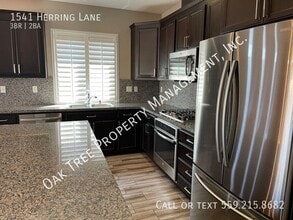 1541 Herring Ln in Clovis, CA - Building Photo - Building Photo