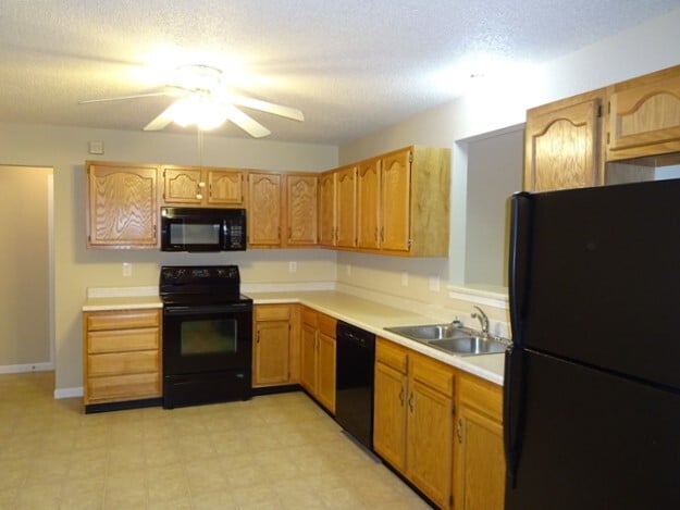 12252 Running Springs Rd in Fishers, IN - Building Photo - Building Photo