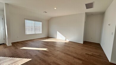 16201 Harvester Dr in Piedmont, OK - Building Photo - Building Photo