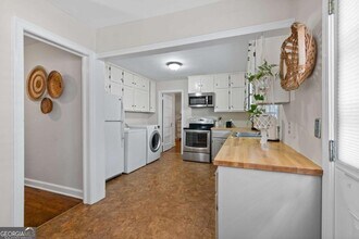 557 Glenwood Pl SE in Atlanta, GA - Building Photo - Building Photo