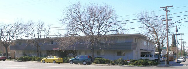 Leilani Gardens in Modesto, CA - Foto de edificio - Building Photo