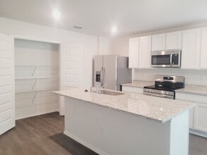 7638 Stud Dr in Elmendorf, TX - Building Photo - Building Photo