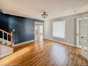 49 Hovey St in Oxford, MI - Building Photo - Building Photo