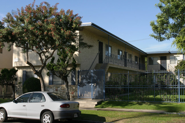 2705-2723 E Spaulding St in Long Beach, CA - Foto de edificio - Building Photo