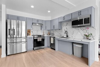 825 Island Ct in San Diego, CA - Building Photo - Building Photo