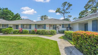 515 Club Dr in Palm Beach Gardens, FL - Building Photo