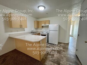 9615 SE Center Ct in Portland, OR - Building Photo - Building Photo