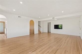 21500 Arcos Dr, Unit 2402 in Los Angeles, CA - Building Photo - Building Photo