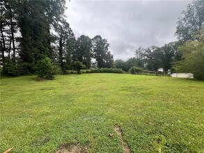 1128 Lanier Dr in Marietta, GA - Building Photo - Building Photo