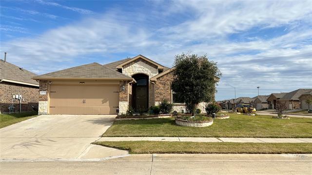 9717 Snowbell Ln in Crowley, TX - Building Photo