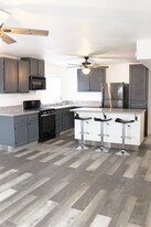 202 Bruce Way in Henderson, NV - Building Photo