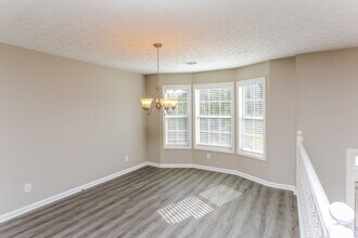 816 Ruswood Rd in Winder, GA - Foto de edificio - Building Photo