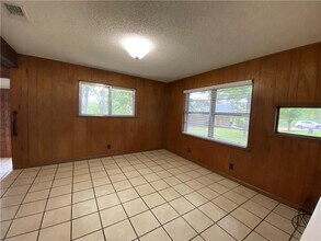 421 Leisure Ln in Cedar Creek, TX - Building Photo - Building Photo