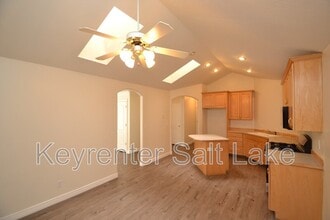 584 W 760 N in Orem, UT - Foto de edificio - Building Photo
