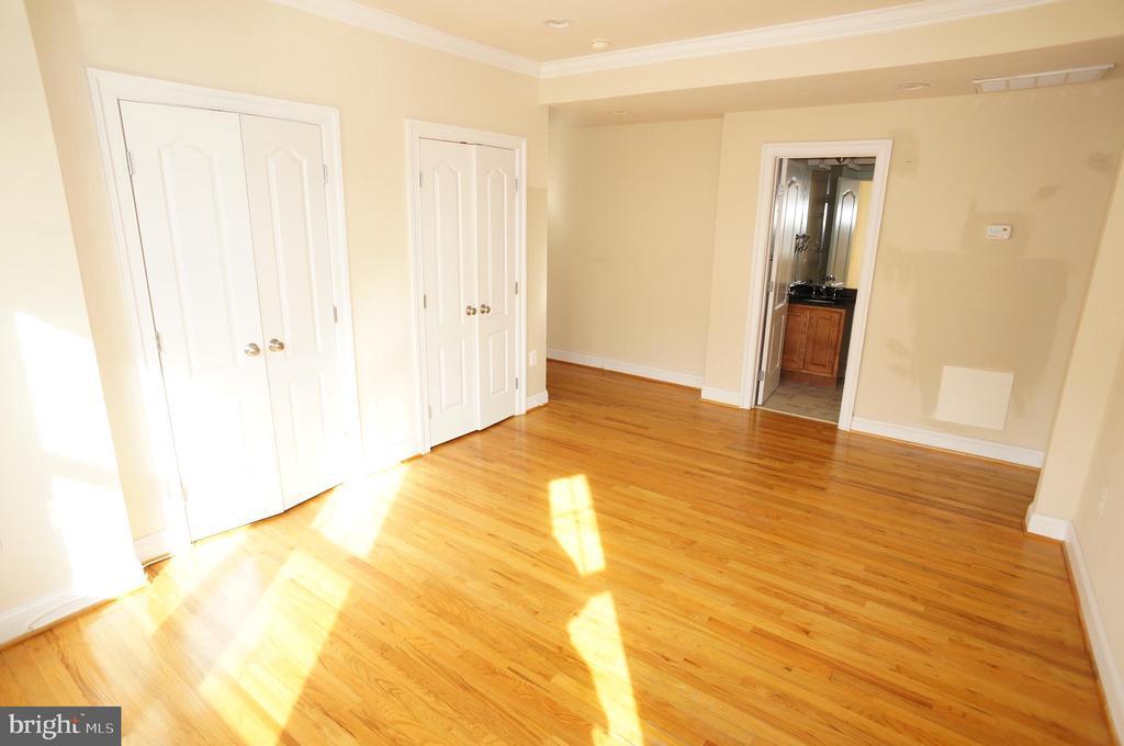 1929 1st St NW in Washington, DC - Building Photo