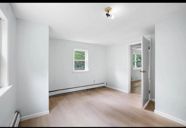 10 Eastview Dr in New Milford, CT - Building Photo - Building Photo