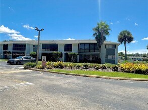 9701 Hammocks Blvd in Miami, FL - Building Photo - Building Photo