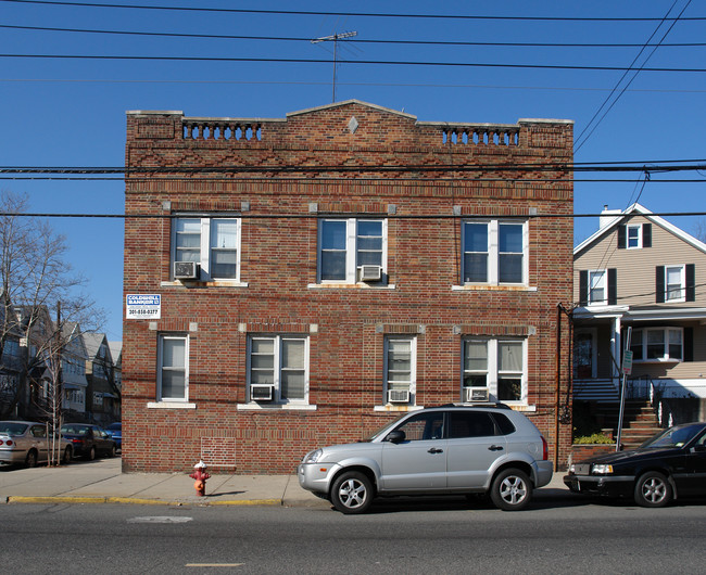 573 Avenue E in Bayonne, NJ - Building Photo - Building Photo